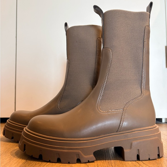 H&M Shoes - H&M Brown / Gray Winter Chunky Boots